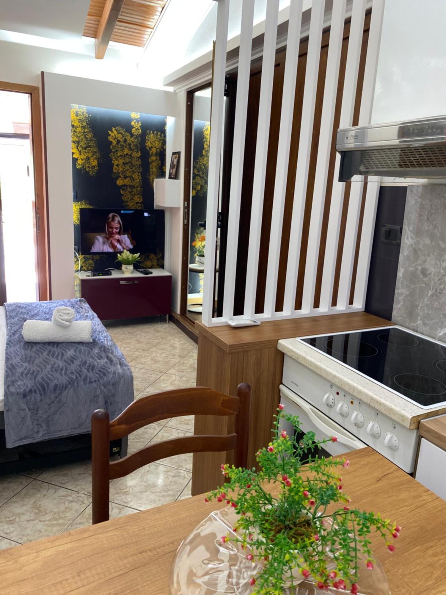 Vila Katalea Gjirokastër Exteriör bild