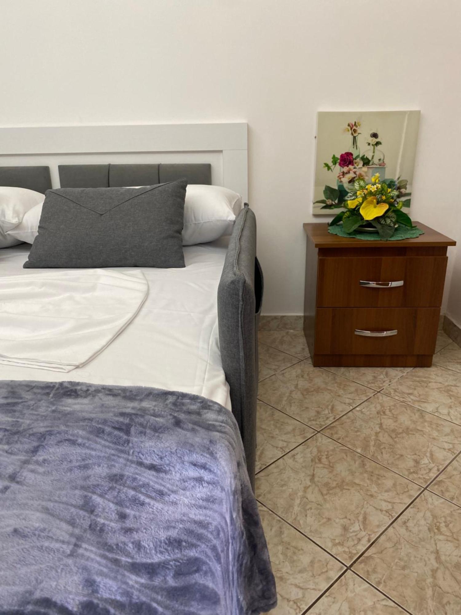 Vila Katalea Gjirokastër Exteriör bild
