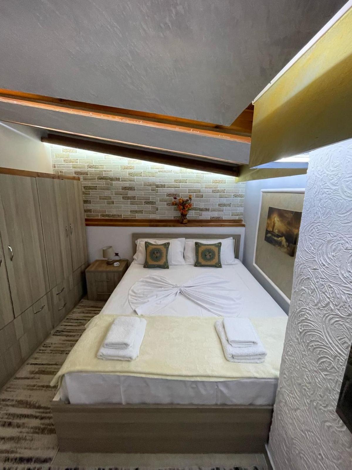 Vila Katalea Gjirokastër Exteriör bild
