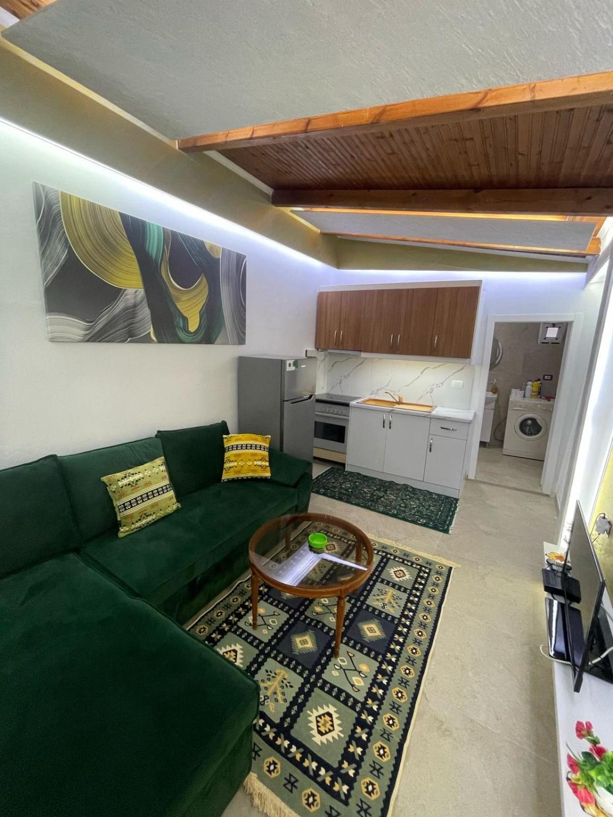 Vila Katalea Gjirokastër Exteriör bild